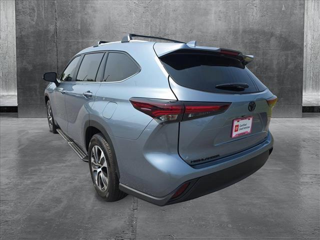 used 2024 Toyota Highlander car, priced at $43,999
