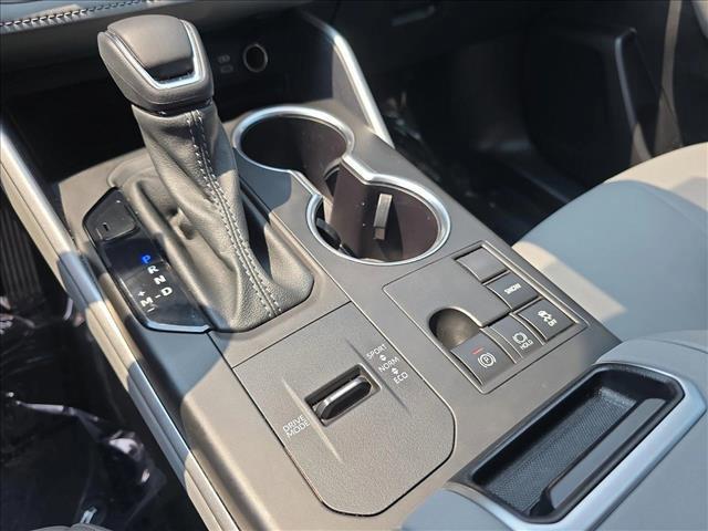 used 2024 Toyota Highlander car, priced at $43,999