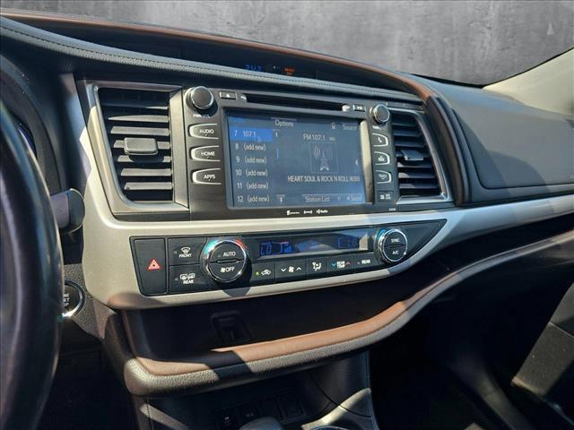 used 2019 Toyota Highlander car, priced at $26,154
