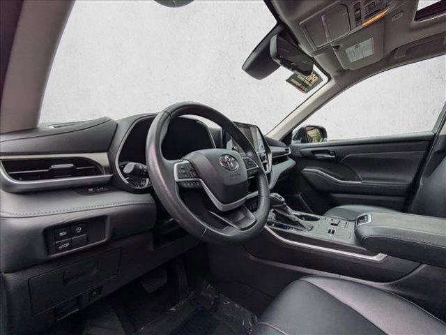 used 2024 Toyota Highlander car, priced at $38,897