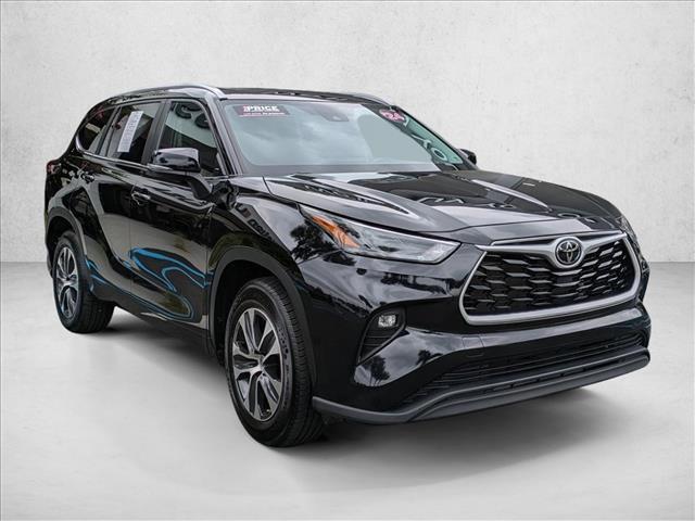 used 2024 Toyota Highlander car, priced at $38,897