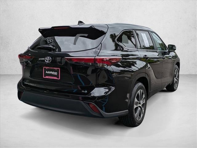 used 2024 Toyota Highlander car, priced at $38,897