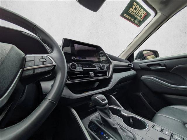 used 2024 Toyota Highlander car, priced at $38,897