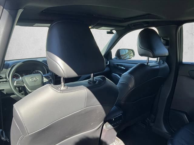 used 2022 Toyota Highlander car, priced at $38,099