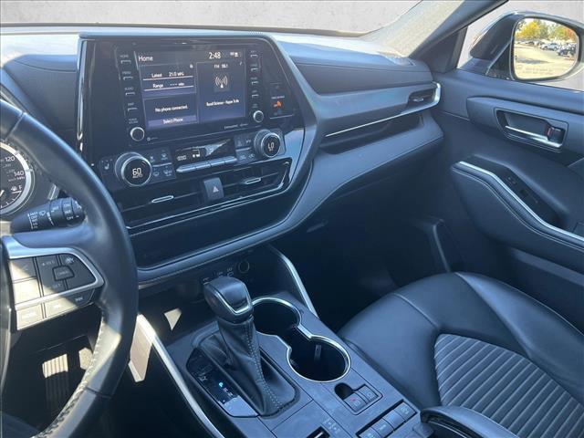 used 2022 Toyota Highlander car, priced at $38,099