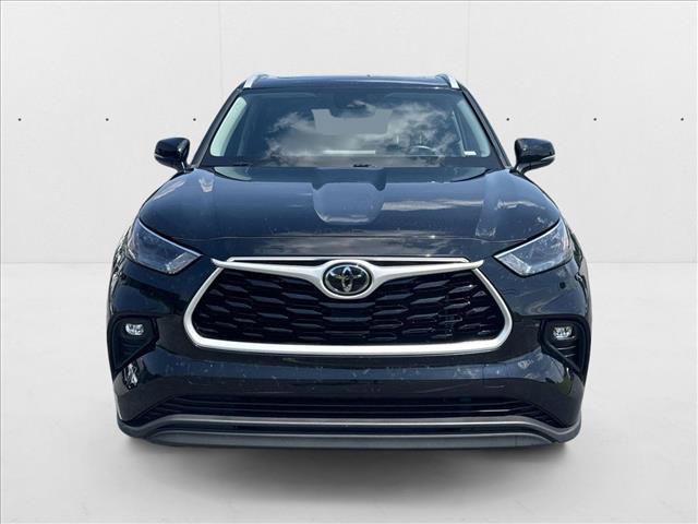 used 2023 Toyota Highlander car, priced at $38,852
