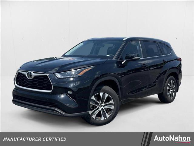 used 2023 Toyota Highlander car, priced at $39,843
