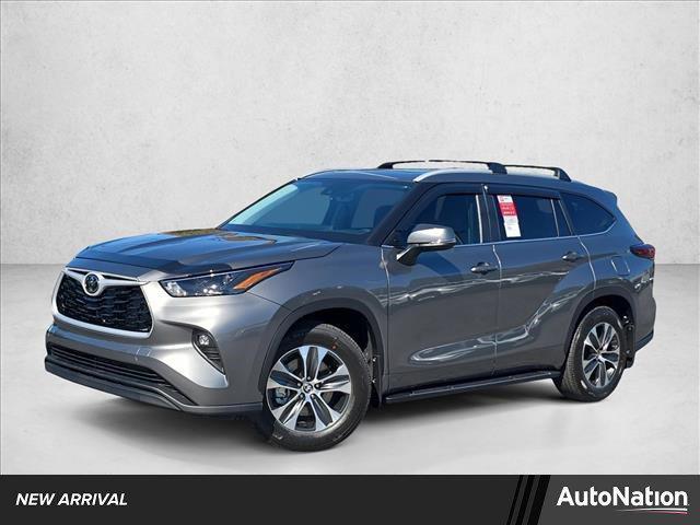 new 2025 Toyota Highlander car, priced at $50,372
