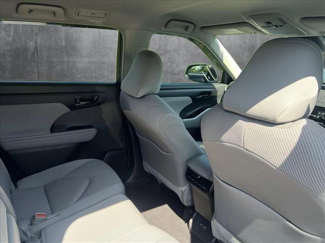 used 2024 Toyota Highlander car, priced at $36,899
