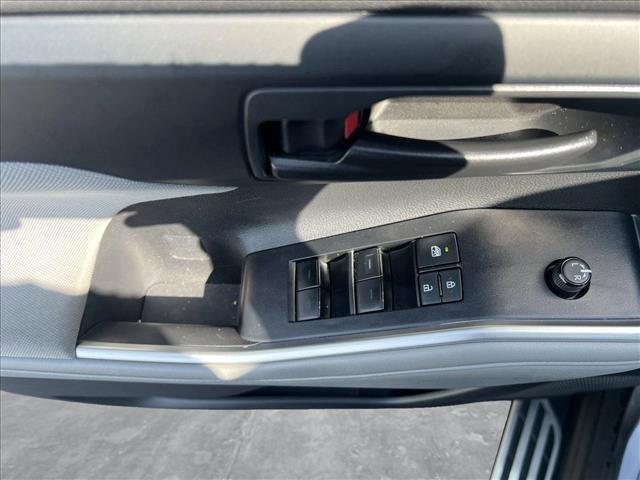 used 2024 Toyota Highlander car, priced at $36,899