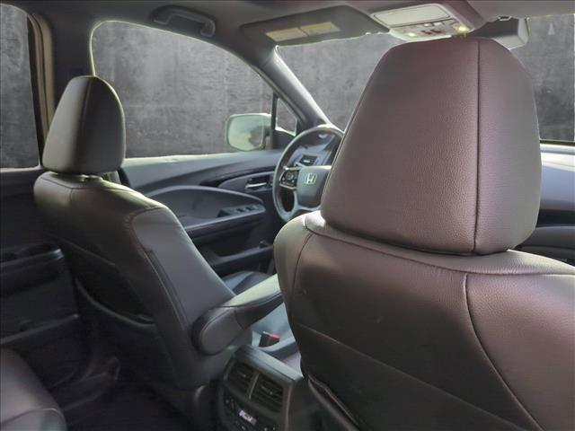 used 2022 Honda Pilot car, priced at $32,159