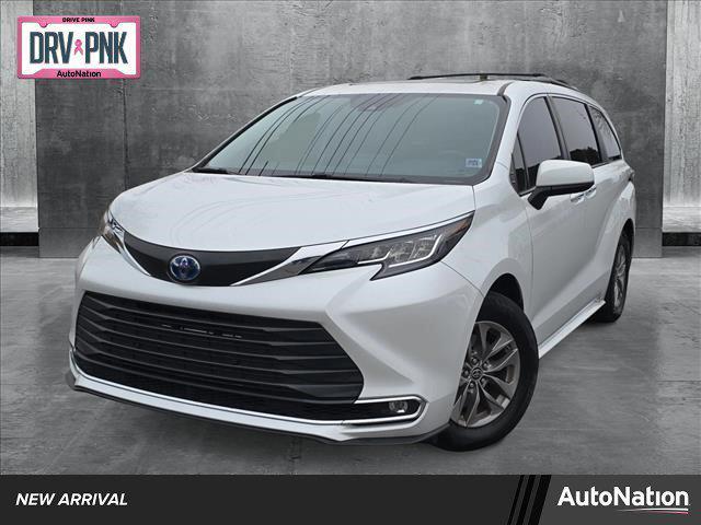 used 2022 Toyota Sienna car, priced at $39,393