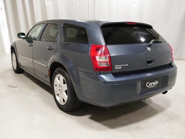 used 2007 Dodge Magnum car, priced at $5,000