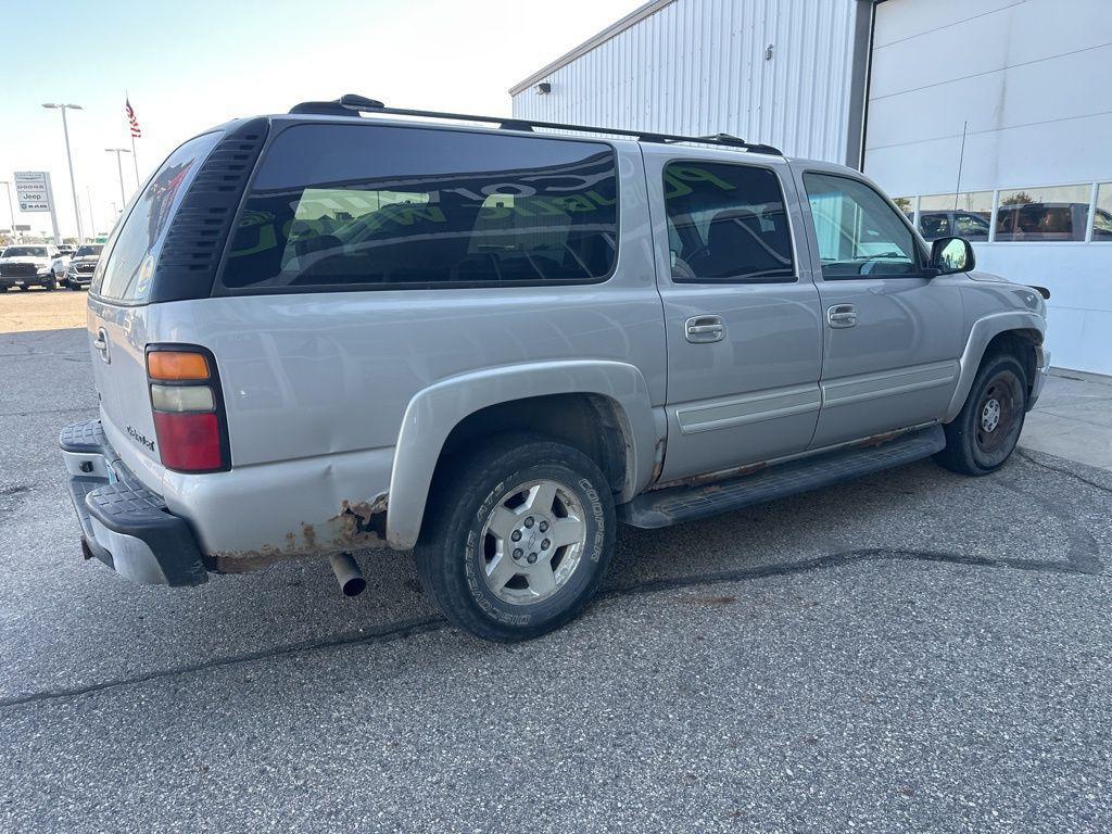 used 2004 Chevrolet Suburban car, priced at $3,400