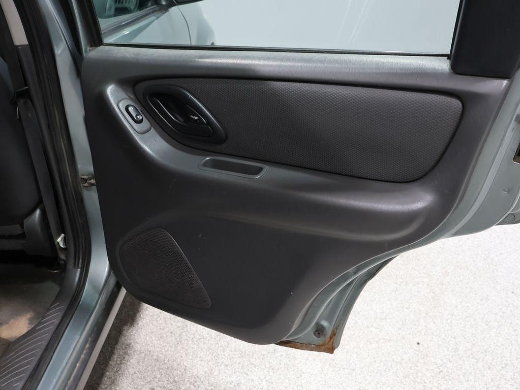 used 2007 Ford Escape car, priced at $4,325