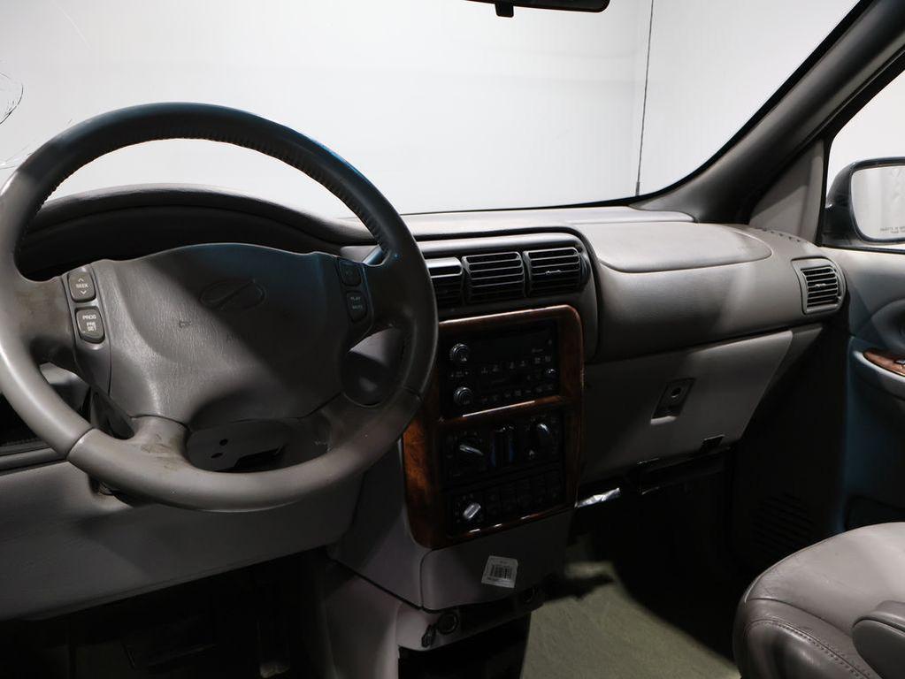 used 2002 Oldsmobile Silhouette car, priced at $1,400