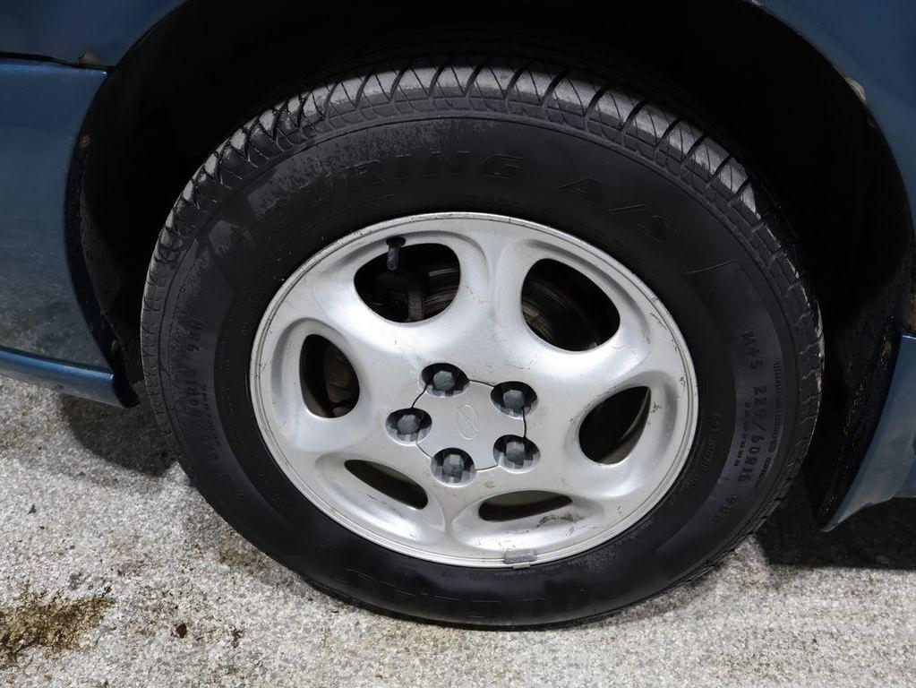 used 2002 Oldsmobile Silhouette car, priced at $1,400