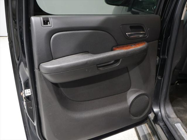 used 2008 Chevrolet Suburban car, priced at $5,000