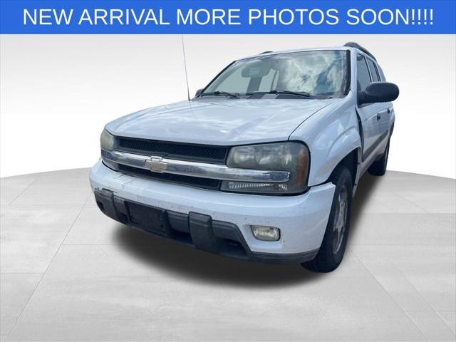 used 2005 Chevrolet TrailBlazer EXT car, priced at $2,536