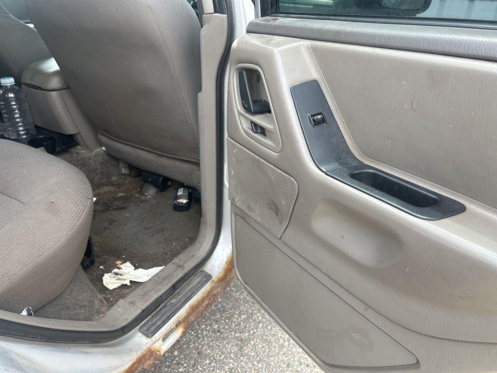 used 2002 Jeep Grand Cherokee car, priced at $1,236