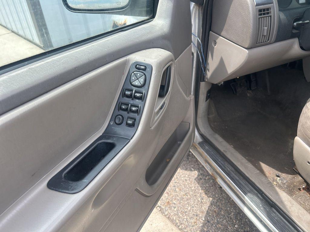used 2002 Jeep Grand Cherokee car, priced at $1,236