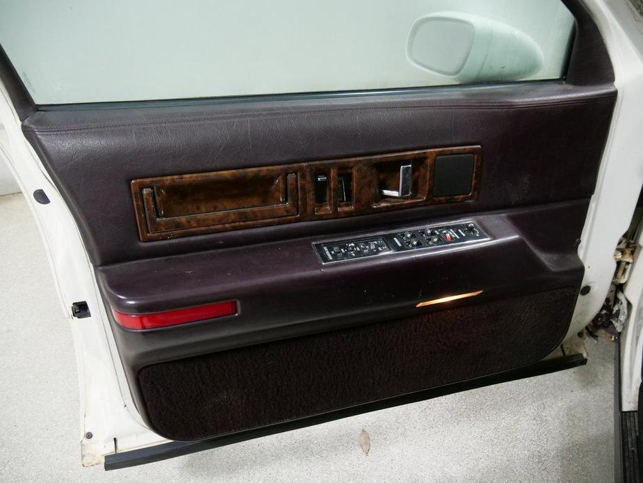 used 1993 Cadillac Fleetwood car, priced at $3,315