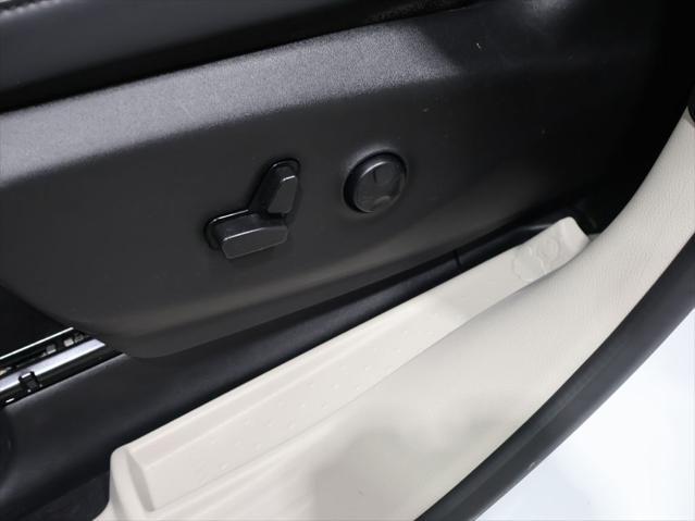 used 2023 Chrysler Pacifica car, priced at $23,200