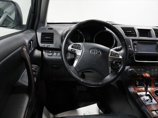 used 2013 Toyota Highlander car, priced at $17,683