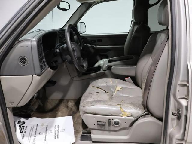 used 2004 Chevrolet Suburban car, priced at $2,451