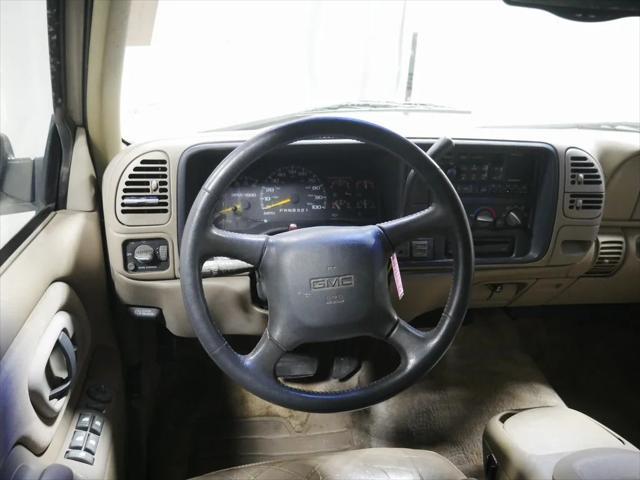 used 1999 GMC Suburban car, priced at $1,875