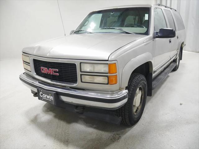 used 1999 GMC Suburban car, priced at $1,875