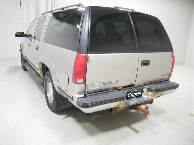 used 1999 GMC Suburban car, priced at $1,875