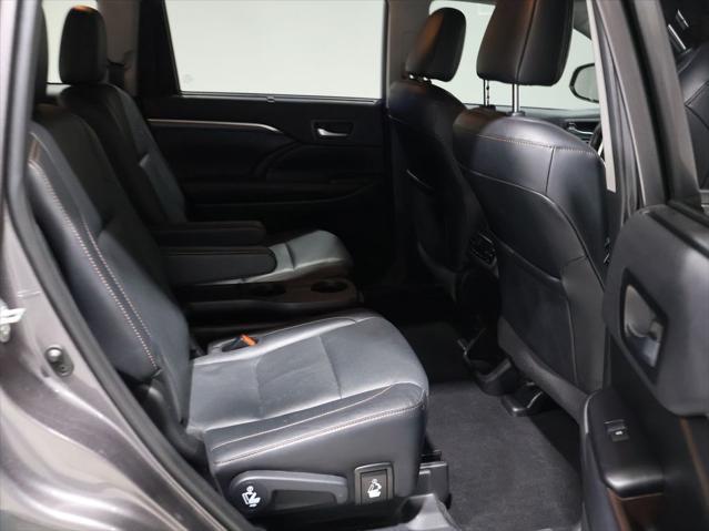 used 2019 Toyota Highlander car, priced at $23,985