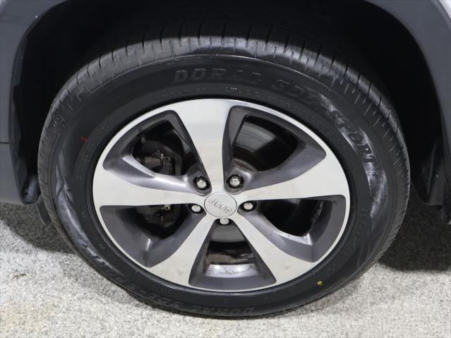 used 2020 Jeep Cherokee car, priced at $21,416