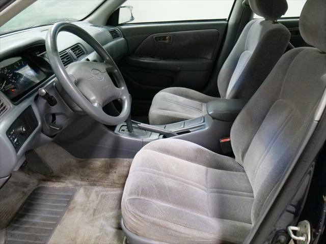 used 1998 Toyota Camry car, priced at $1,677