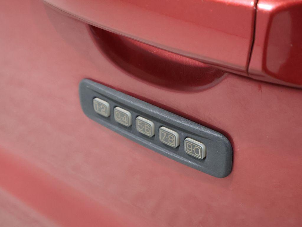 used 2006 Mercury Mariner car, priced at $4,885