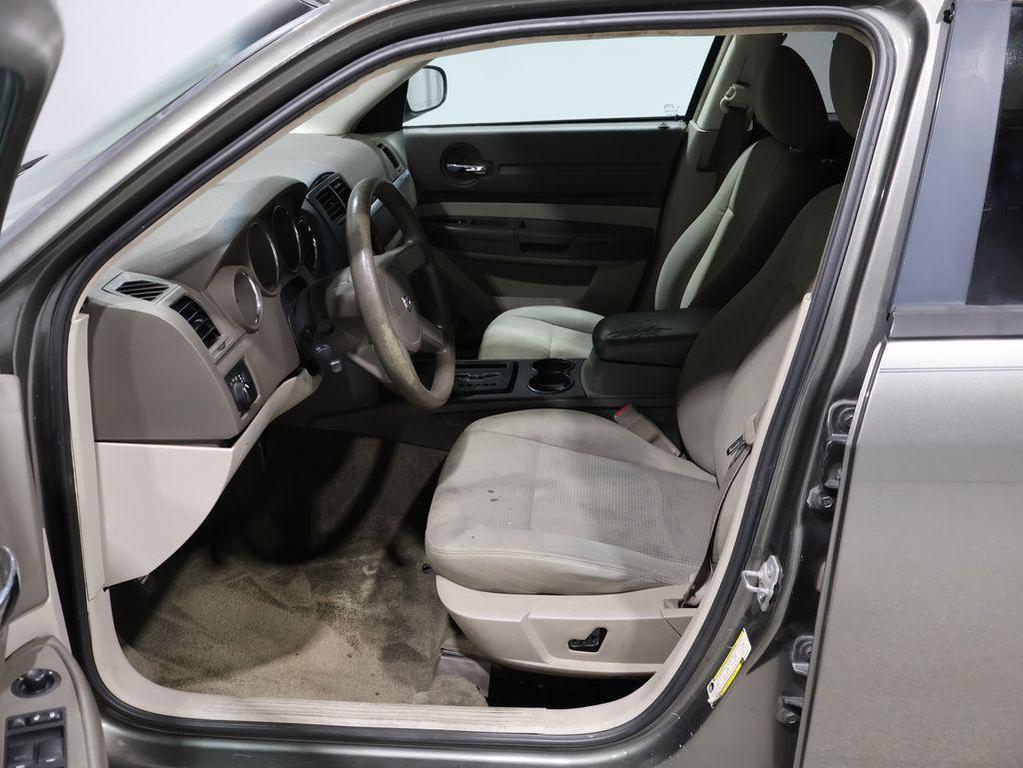 used 2008 Dodge Magnum car, priced at $3,780