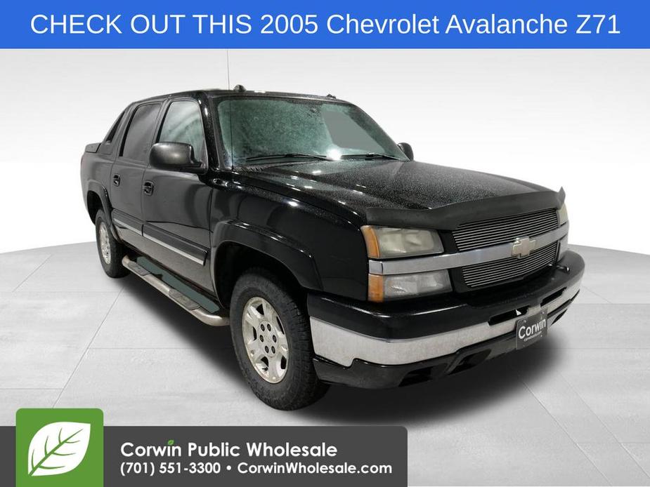 used 2005 Chevrolet Avalanche car, priced at $8,968
