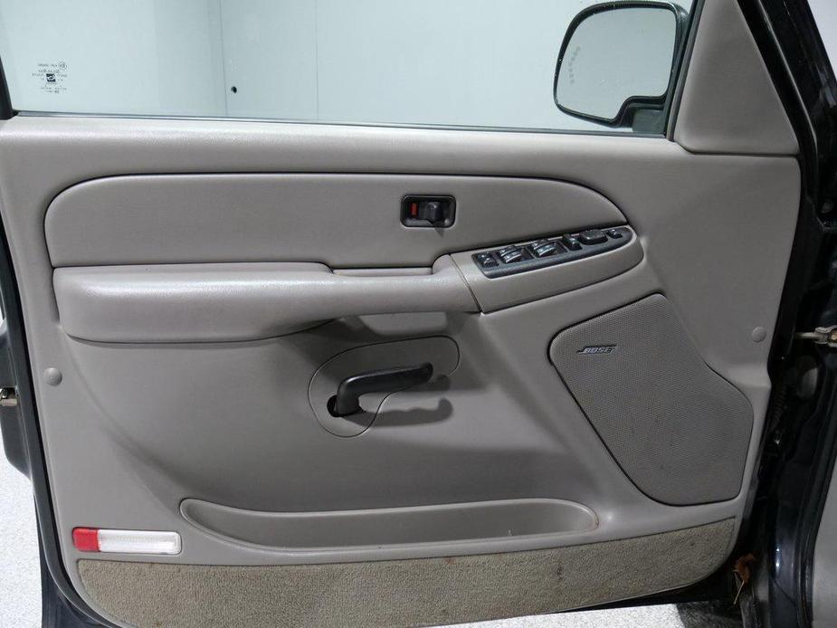 used 2005 Chevrolet Avalanche car, priced at $8,510