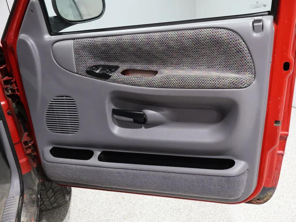 used 2000 Dodge Ram 1500 car, priced at $2,300