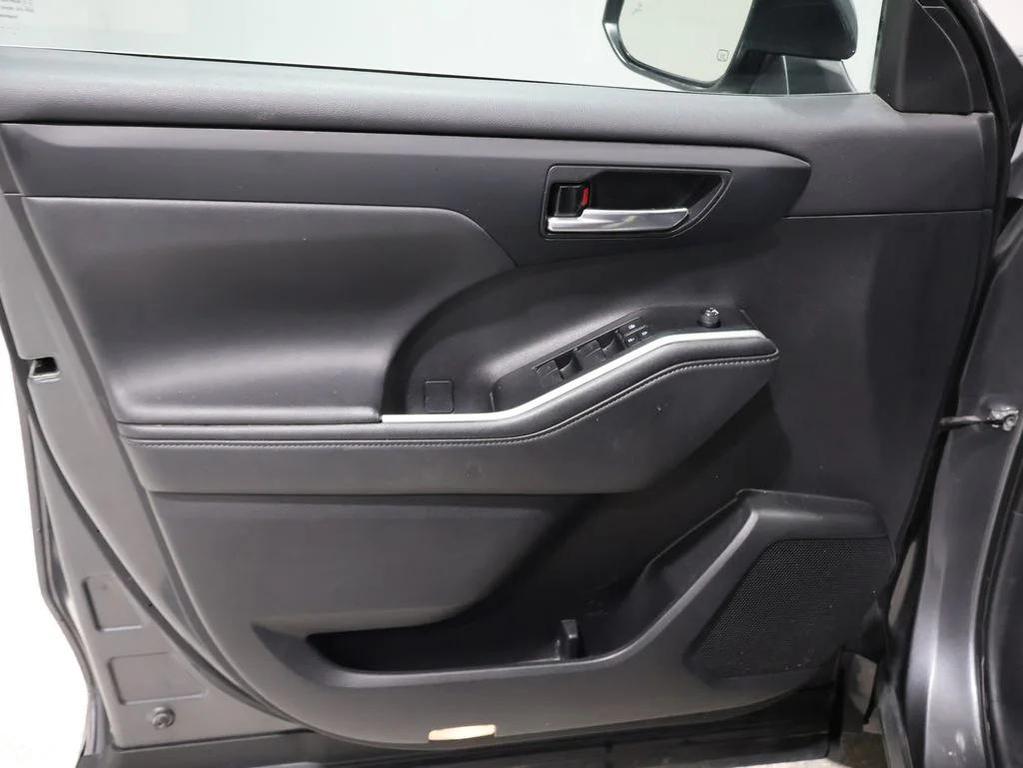 used 2021 Toyota Highlander car, priced at $29,983
