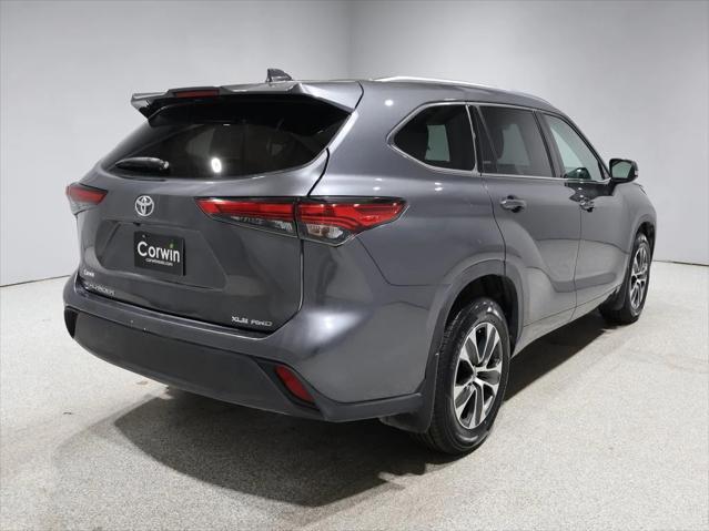 used 2021 Toyota Highlander car, priced at $36,376