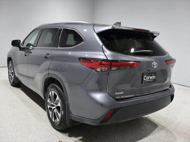 used 2021 Toyota Highlander car, priced at $36,376