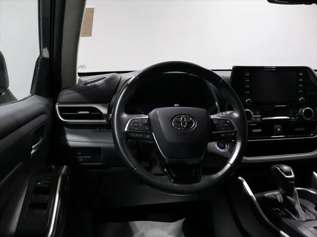 used 2021 Toyota Highlander car, priced at $36,376