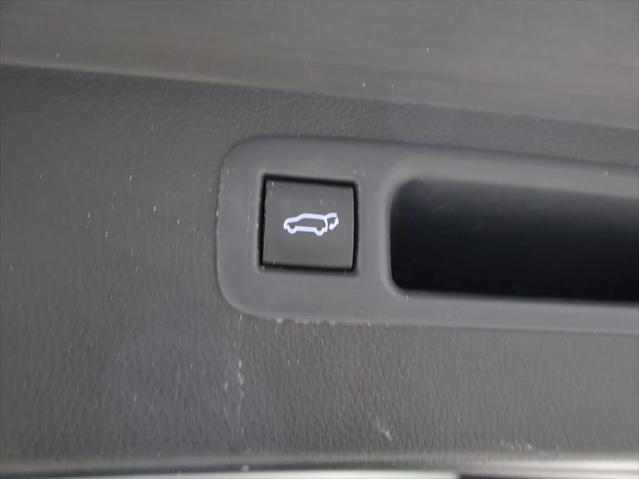 used 2021 Toyota Highlander car, priced at $36,376