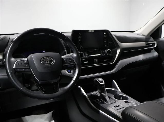used 2021 Toyota Highlander car, priced at $36,376