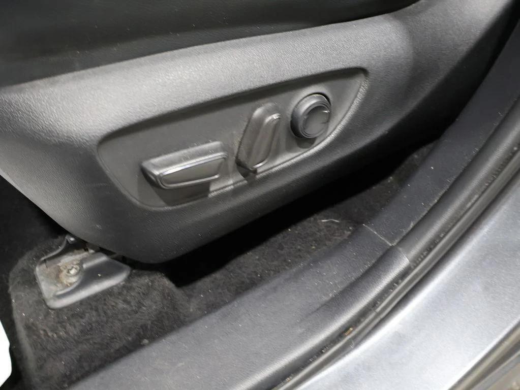 used 2021 Toyota Highlander car, priced at $29,983
