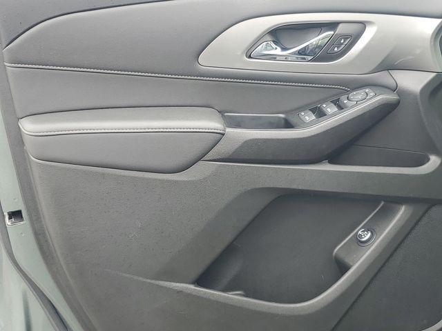 used 2023 Chevrolet Traverse car, priced at $29,429