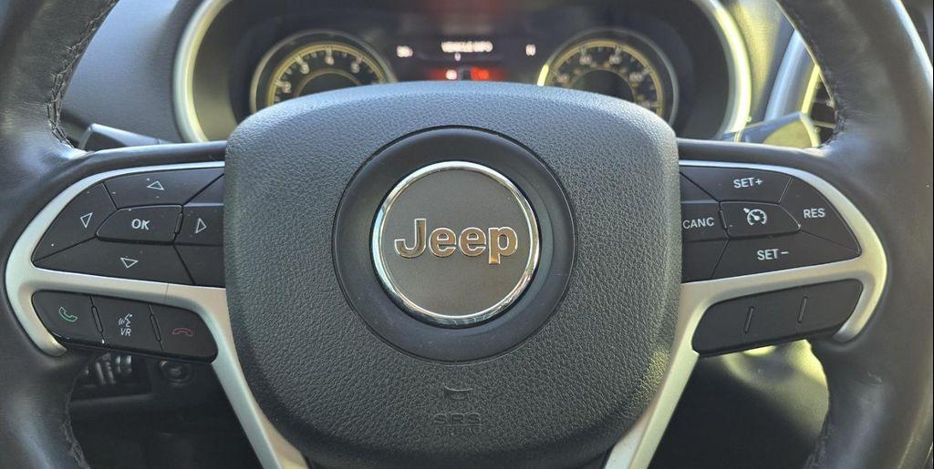 used 2014 Jeep Cherokee car, priced at $10,995