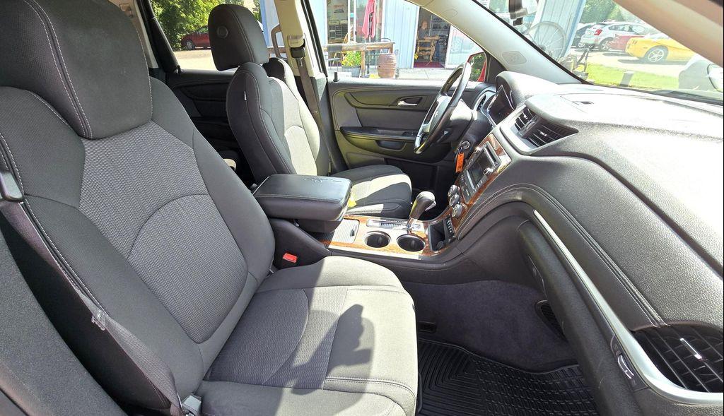 used 2014 Chevrolet Traverse car, priced at $8,995